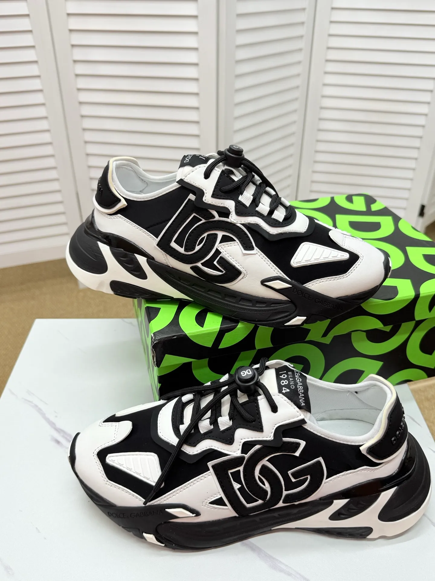 Men's clothing and shoes 260. The latest sports and casual shoes for couples (DG) are fashionable and versatile, and can add luster to various looks. Create an exquisite design with unique dynamic vitality and modern atmosphere, showing modern elegance. Size: 35-46 (custom-made sizes 45 and 46 are non-refundable) Se